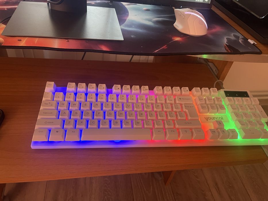 Vand setul de gaming complet