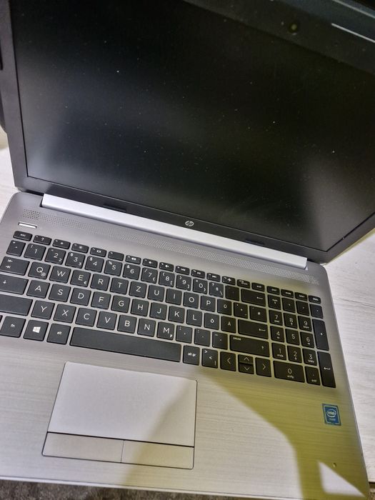 Vand laptop hp 250 g7