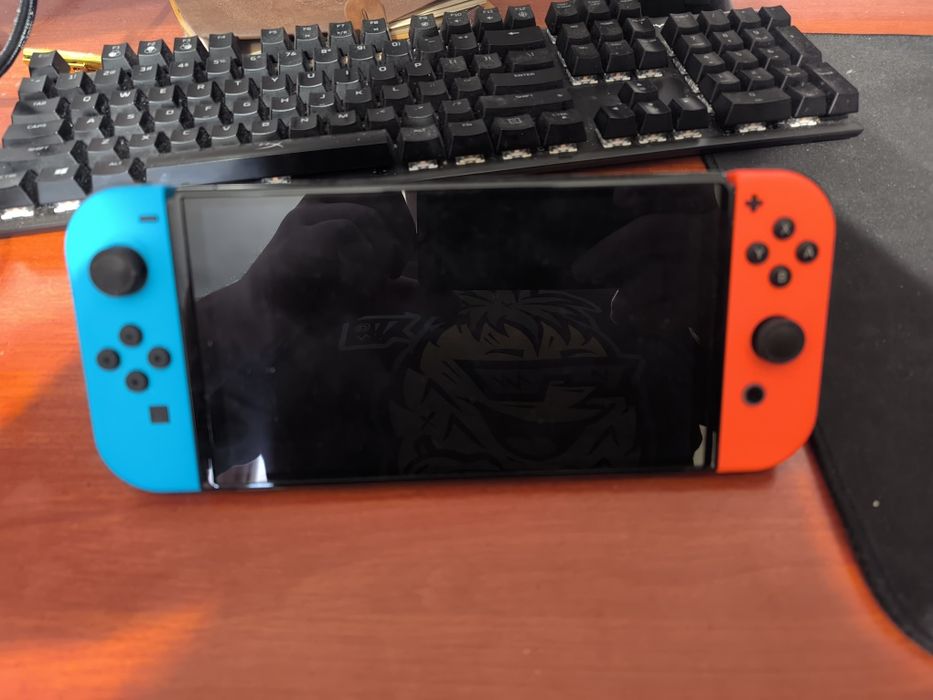 Nintento Switch OLED luat de nou