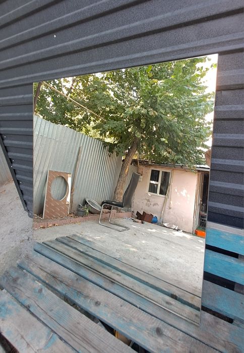 зеркало можно повесить