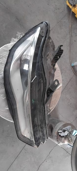 Продава се десен фар за Audi A6 C7 Facelift модел от 2014 до 2018 г.