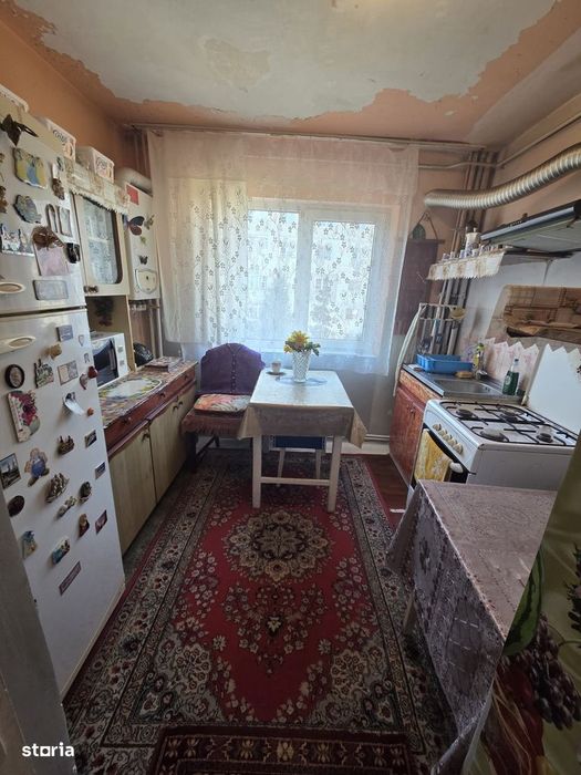 Etaj 2 - Alexandru - Zimbru - Apartament 3 camere - geam la baie