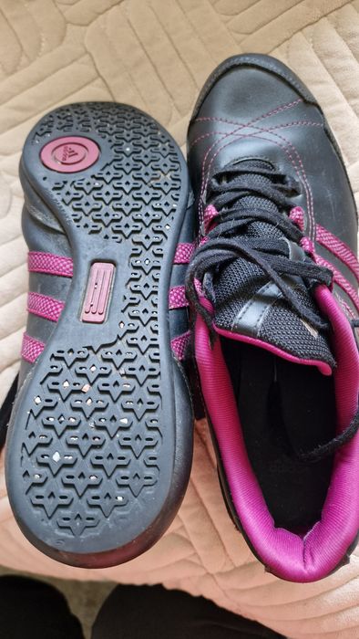 Кроссовки женские
