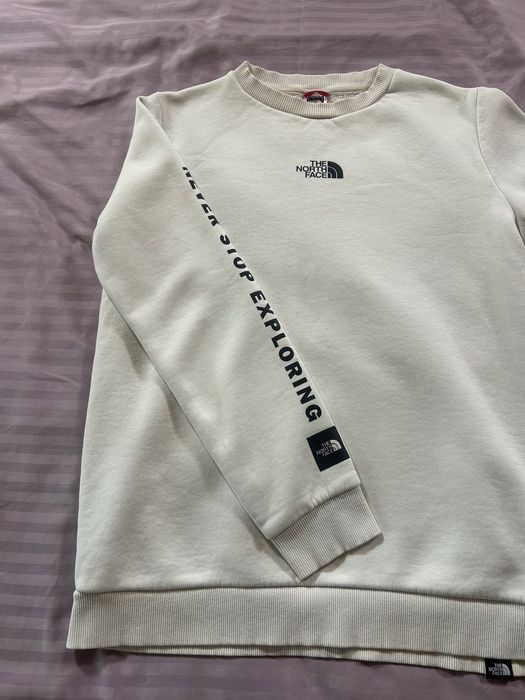 Суичър на The north face (бял- размер М)