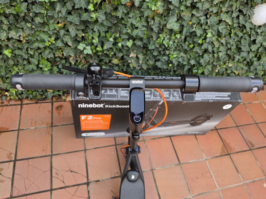 Trotineta electrica Ninebot F2 Pro