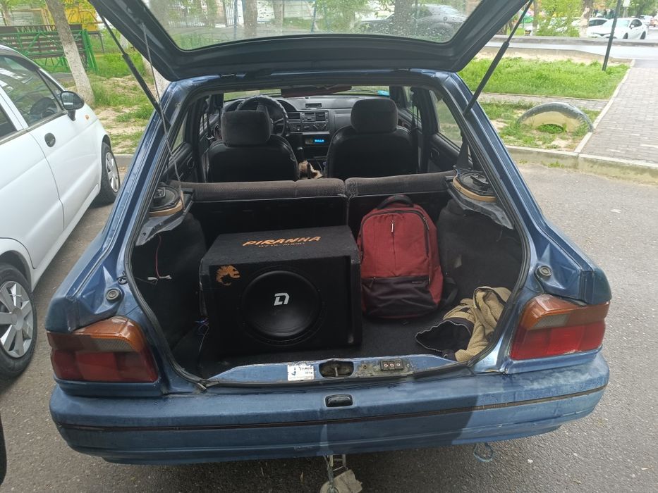 Авто на продажу ford