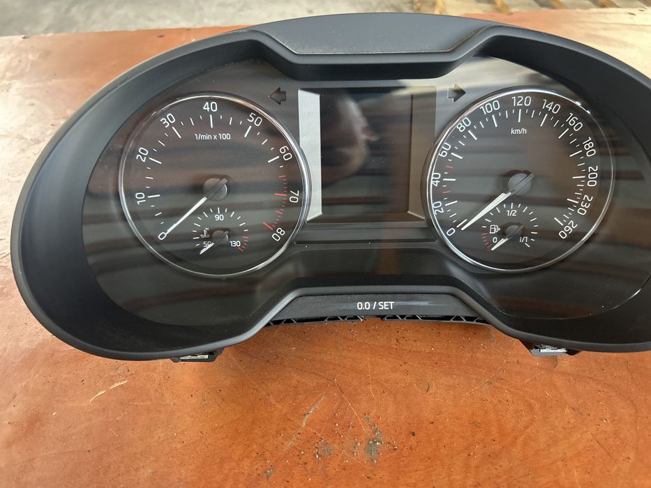 Ceas bord Skoda octavia 3 an 2013 benzina cv manuala 5E0920860B