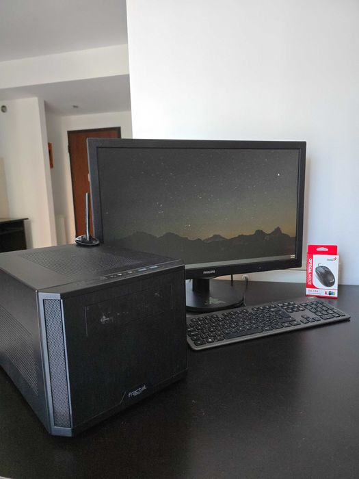 Gaming PC / SFF ITX / Ryzen 5 / 16GB / SSD M.2 / Periferice