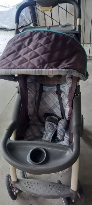 Коляска Бу в хорошем состоянии прочное привезли из Америки