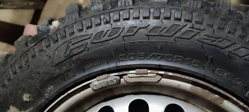 4бр. гуми с джанти 15', пет болта