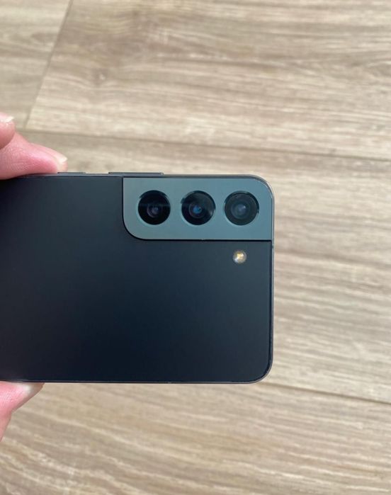 Продам Samsung S22 5G
