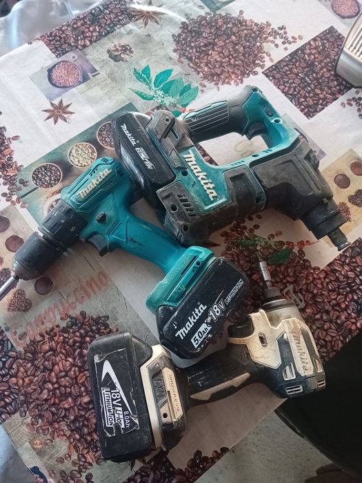 Vând makita cu acumulator