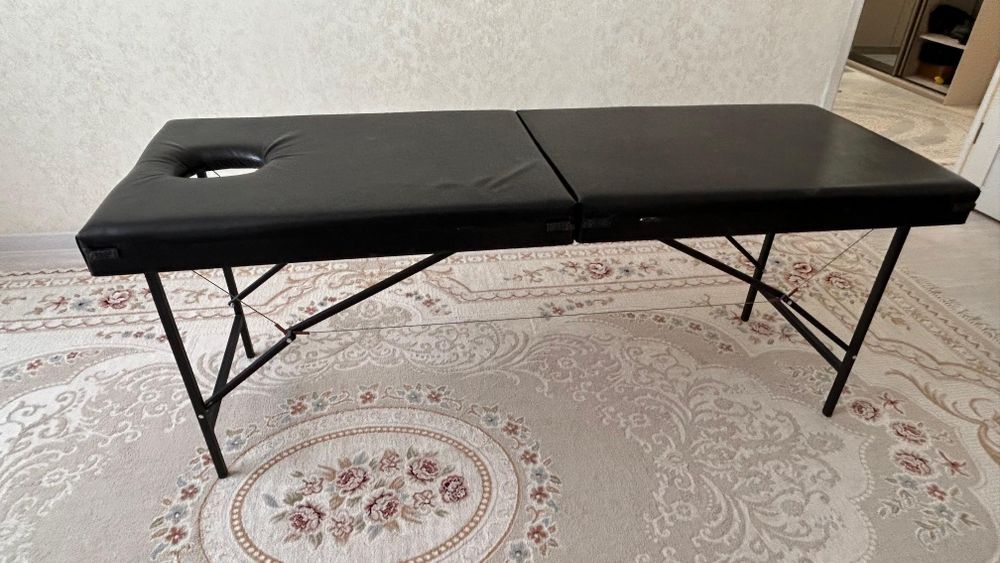 Продаётся массажная кушетка