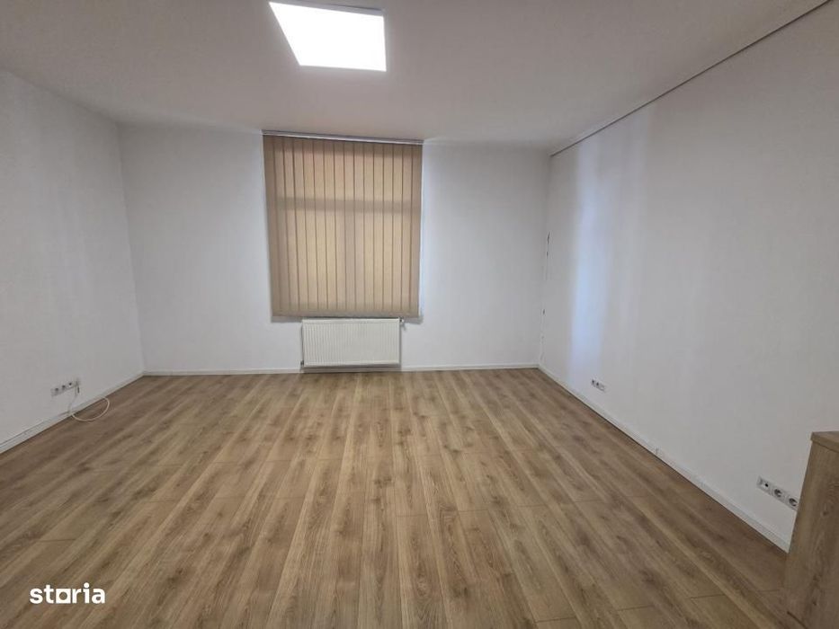 Spatiu de inchiriat, 115 mp, 2 parcari, zona Piata Cipariu