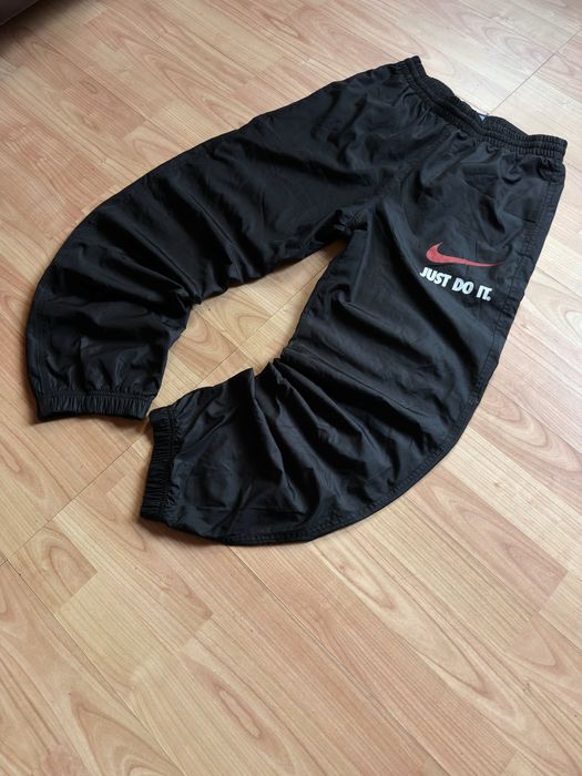 Pantaloni pants parachute joggers vintage cuffed Nike black nylon
