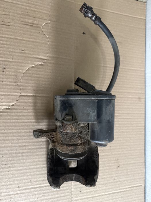 Etrier dreapta spate Volkswagen Passat B7 2.0 CFGC 2013