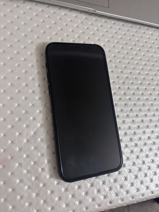 iphone 12 в идеальном состоянии почти новый