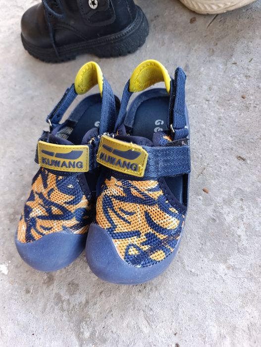 Детская обувь в отличном состоянии.