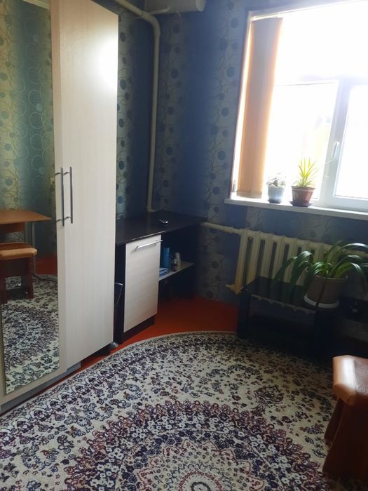 Дом с двором,рядом времянка