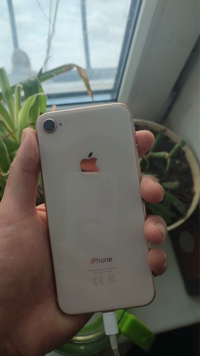 Айфон 8 продам 64 гб