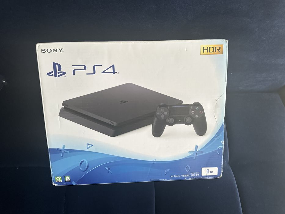 Playstation4 slim pro 1TB игры на борту 15-20 шт оригинал гарантия 1 г