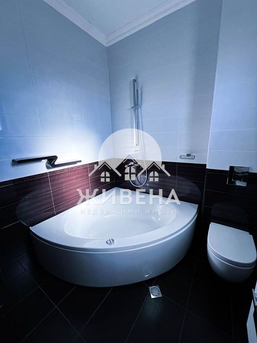 Продава се Къща в с. Оброчище, Област Добрич - 250 кв.м за 1400 €/кв.м - Снимка #9