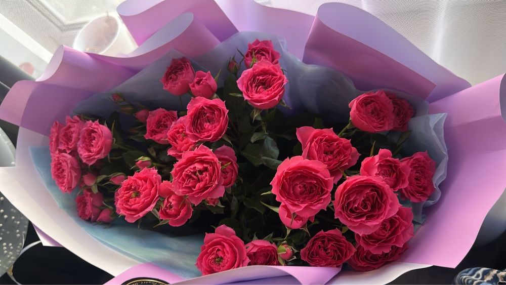 Букет сегодня дарили