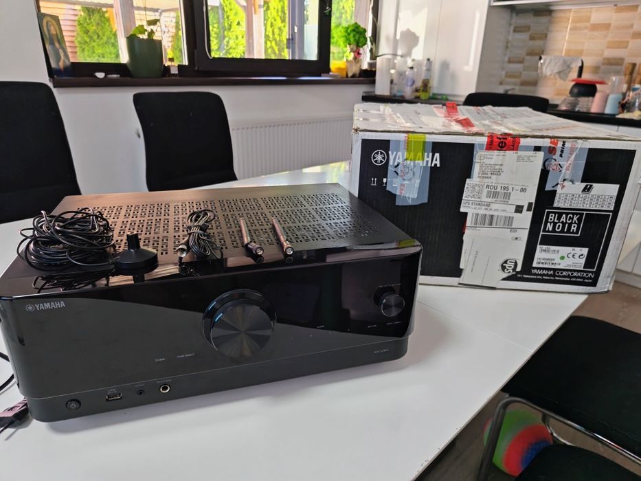 Receiver Amplificator Yamaha RX-V6A - impecabil, cutie completa, HDMI 2.1 revizuit