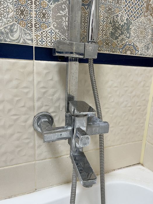 Продам смеситель душ