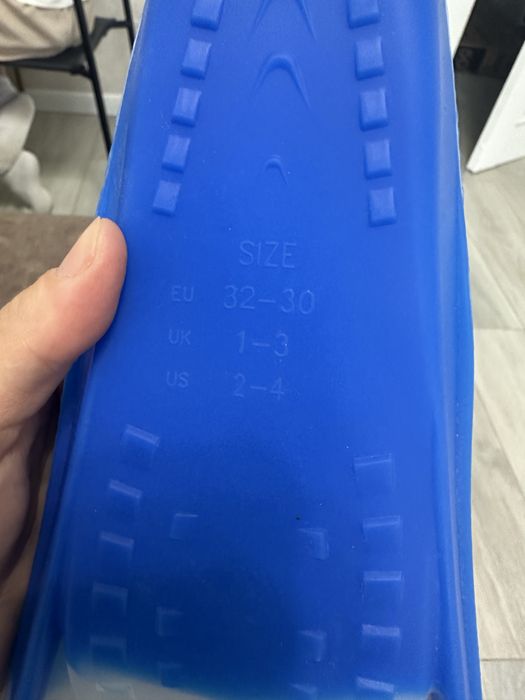 Ласты почти новые продаются