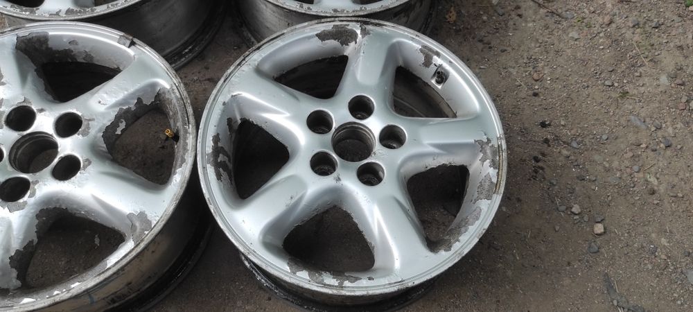 Комплект оригинальных дисков R16. Toyota.