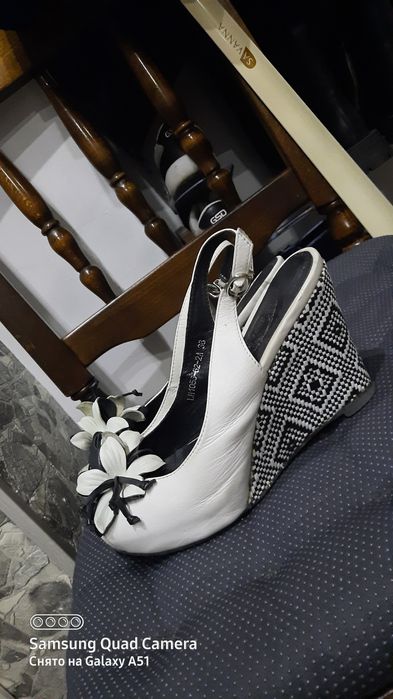 Отдам обувь женскую