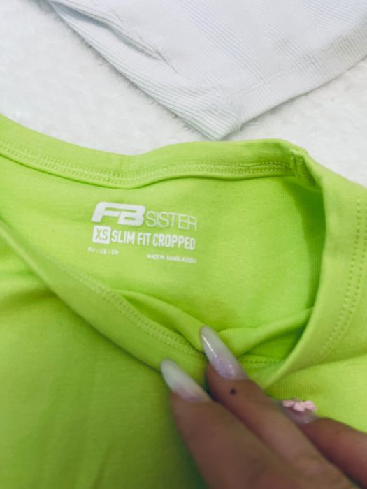 Pantaloni scurți Blugi fete 11 -12 ani + bonus tricou verde + 2 bluzițe alb și roz