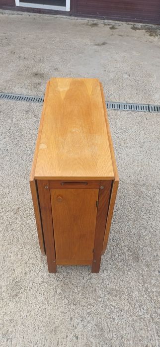 Masa extensibila+4 scaune.