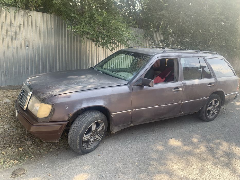 мерс 124 куниверсал на ходу