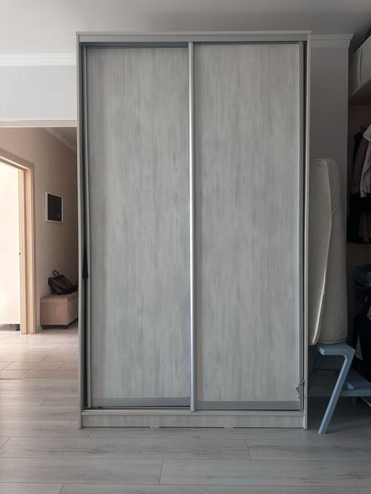 Шкаф- купе для одежды