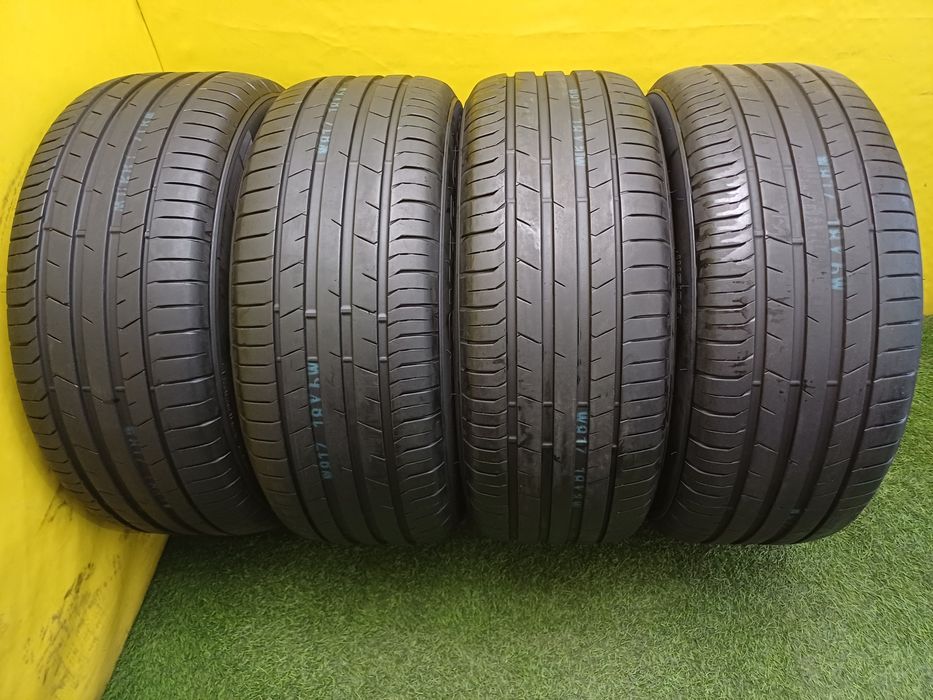 Шины 255 55 R18 Toyo комплект