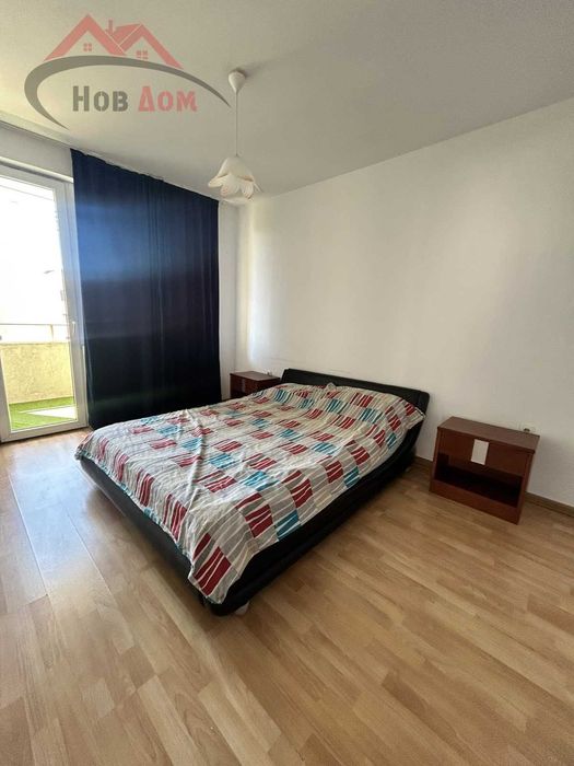 Просторен тристаен в кв. Акация