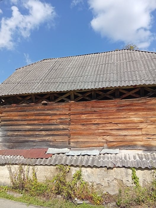 Grajd și șură de lemn stejar