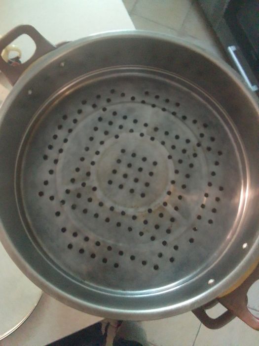 Мантоварка в хорошем состоянии