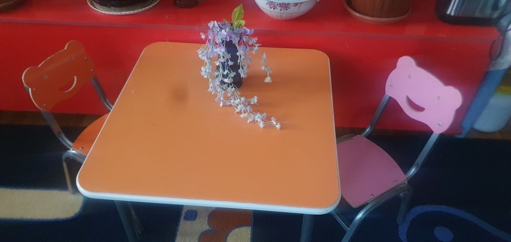 Стулья столи  в двух выдов