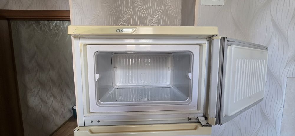 Холодильник STINOL