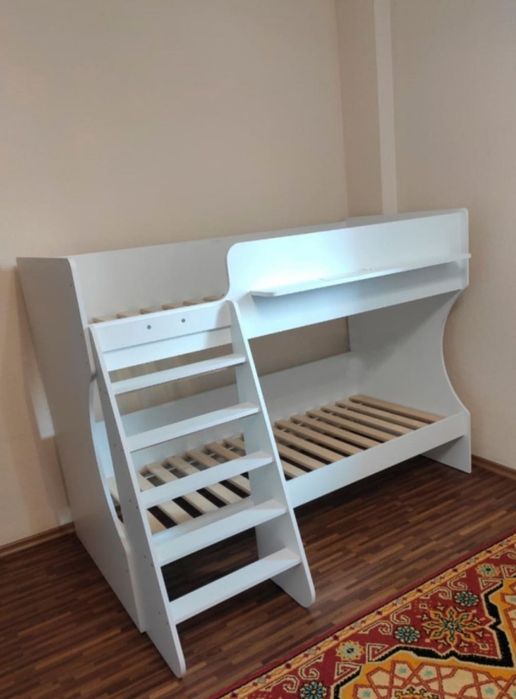 Двухъярусная кровать
