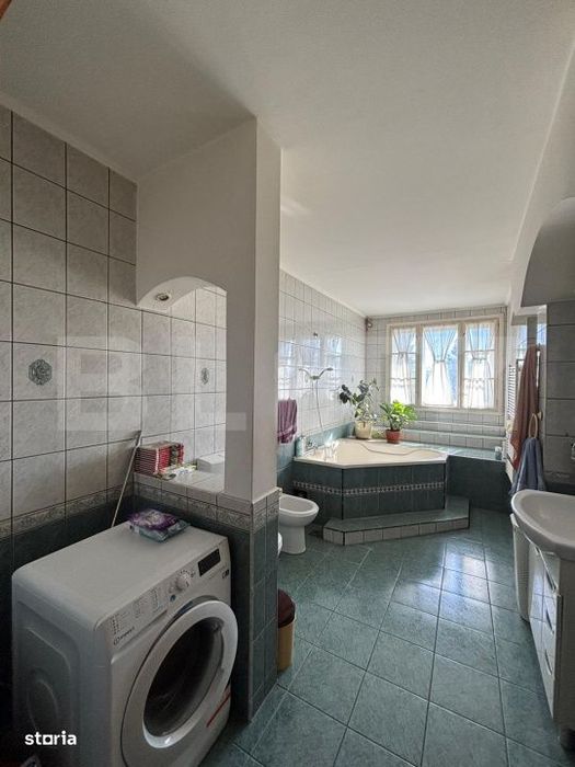 Apartament cu 3 camere, 128 mp, zona Ultracentrala