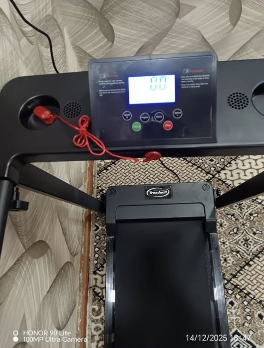 Беговая дорожка. Беговой дорожка сотилади