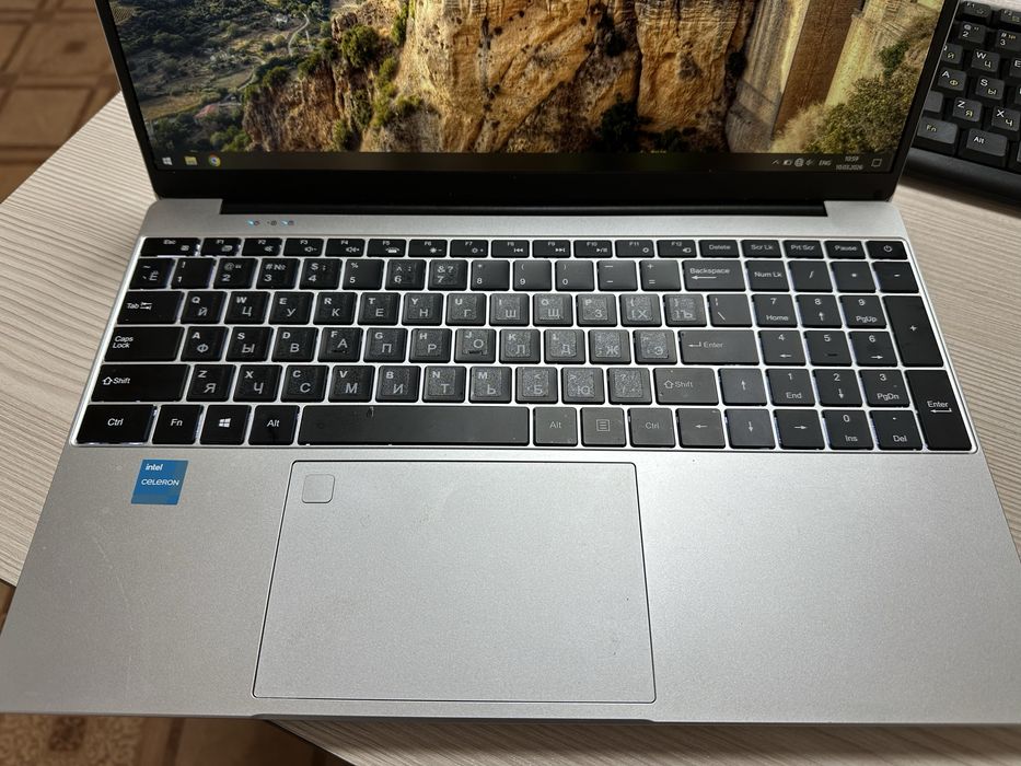 Ноутбук в идеальном состоянии