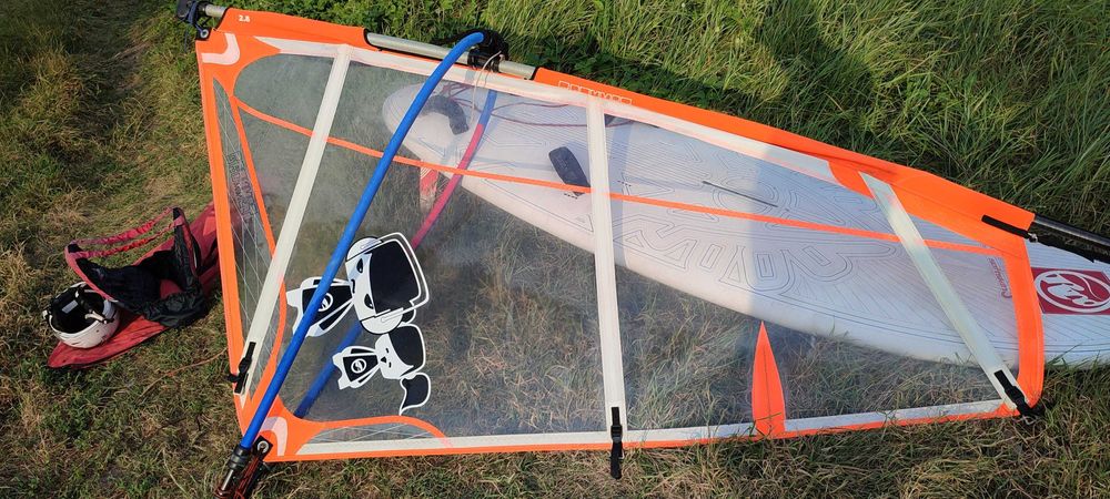 Placă Windsurf F2 Vegas 136L + Fină – 520 € și placă începători +vela