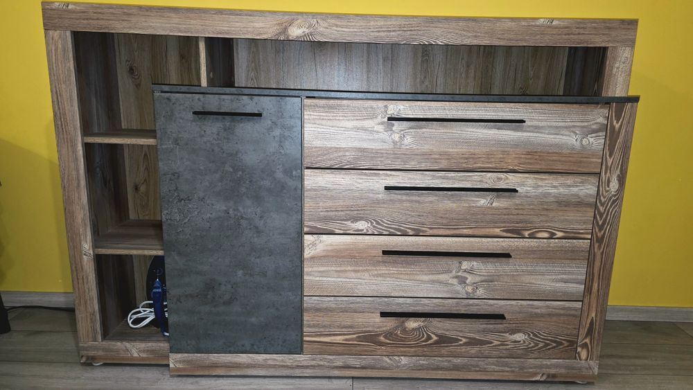 Впечатляващ мултифункционален шкаф-скрин с 4 чекмеджета (комод)