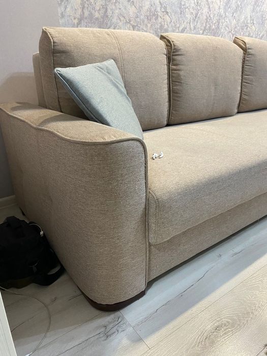 Продам диван 300х110 в хорошем состоянии