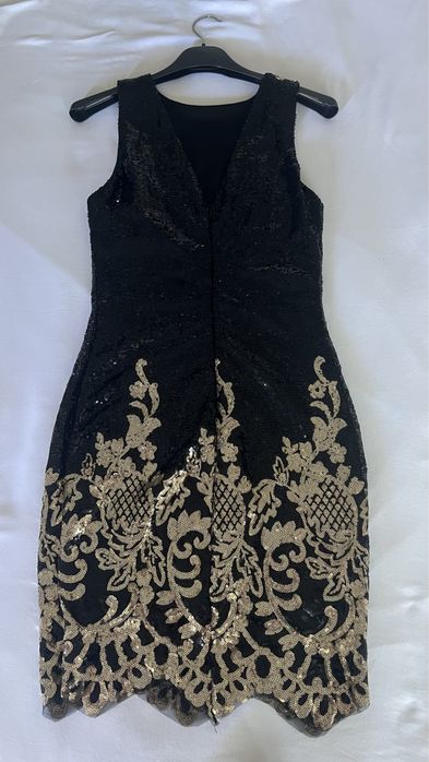 Парти рокля